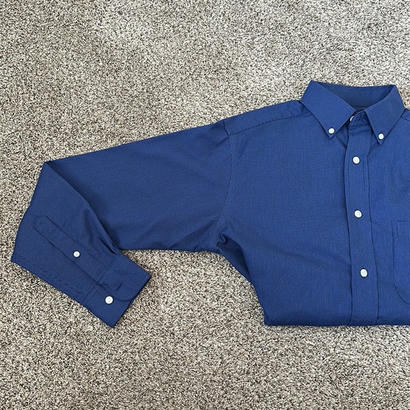 Roundtree & Yorke travel smart long sleeve button down dress shirt - Picture 3 of 3